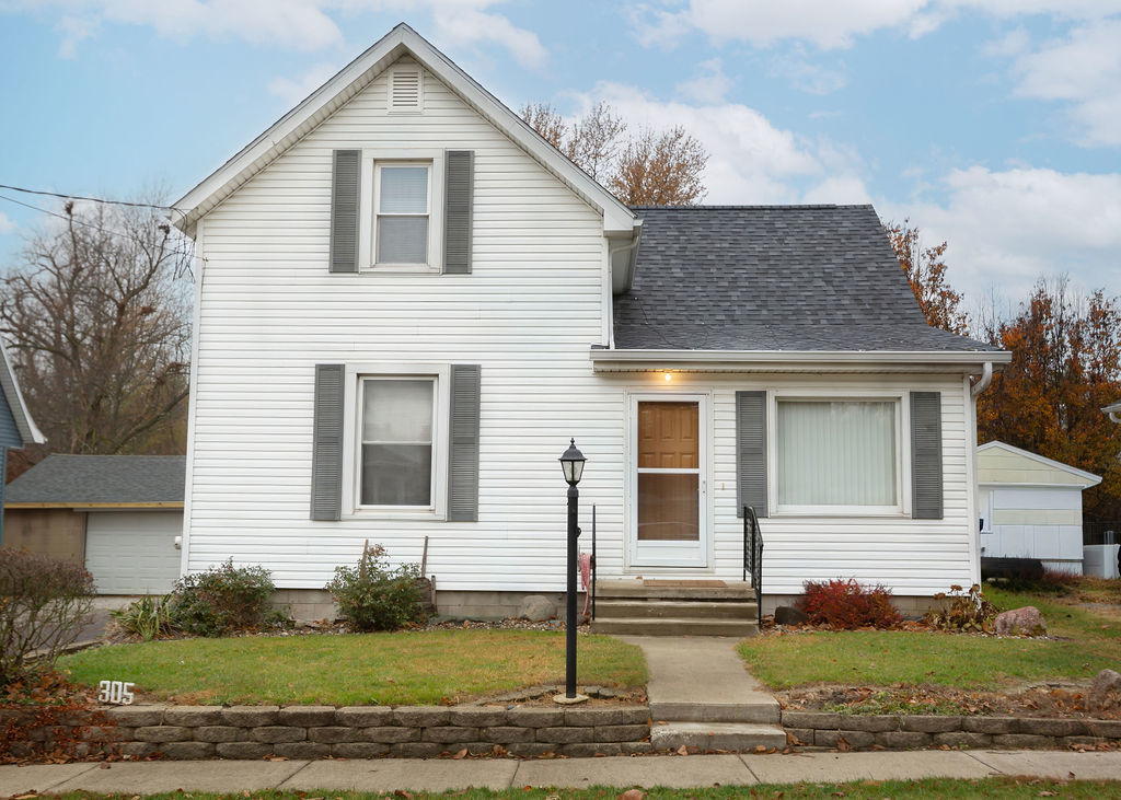 Property Photo:  305 N Green Street  IL 61561 