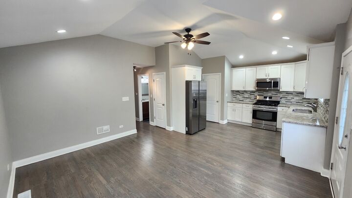 Property Photo:  7701 S Christiana Avenue  IL 60652 