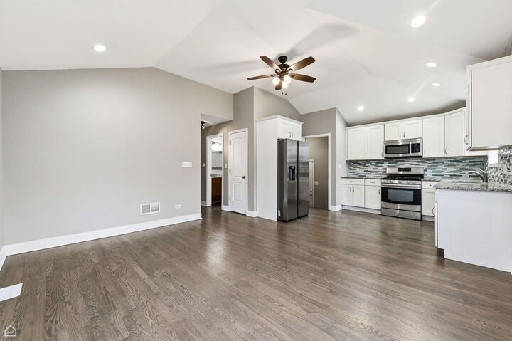 Property Photo:  7701 S Christiana Avenue  IL 60652 