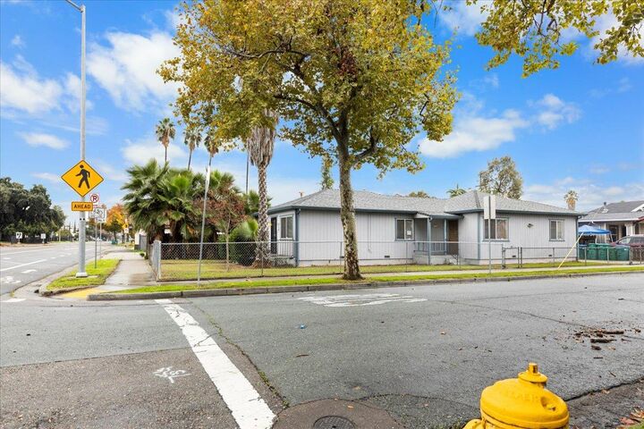 Property Photo:  480 E Monterey Avenue  CA 95204 