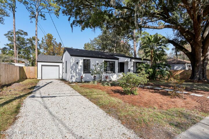 Property Photo:  2149 Inwood Terrace  FL 32207 