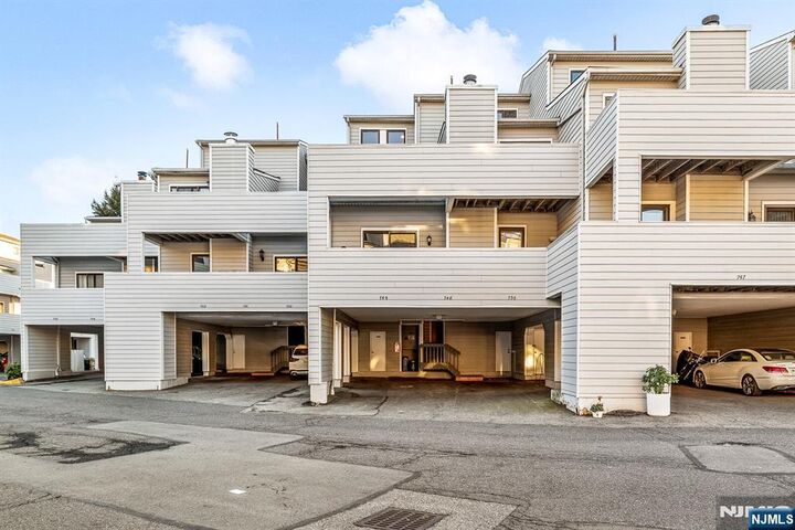 Property Photo:  750 Mainsail Lane  NJ 07094 