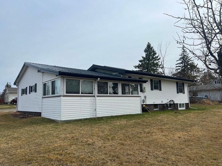 Property Photo: 18 9th Avenue NE MN 56636