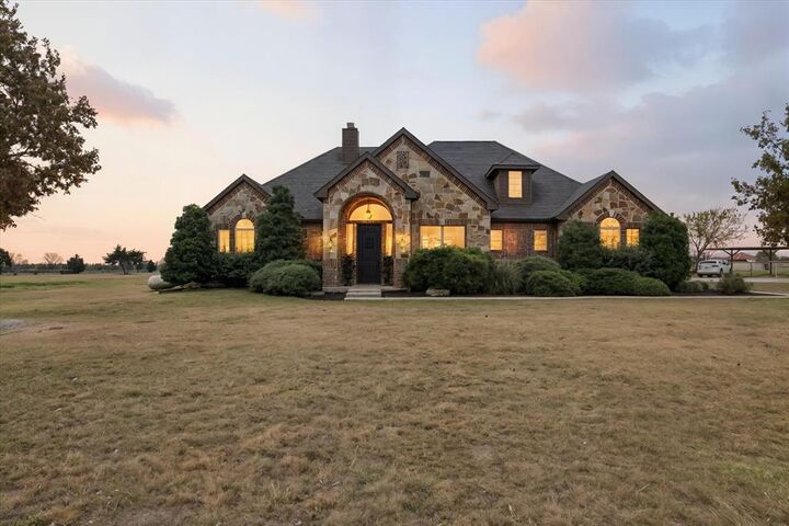 542 Pierce Road  Red Oak TX 75154 photo