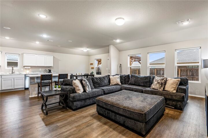 Property Photo: 1730 Greenbank Drive AR 72719