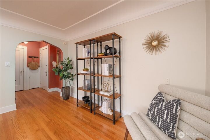 Property Photo:  525  16th Avenue E 403  WA 98112 