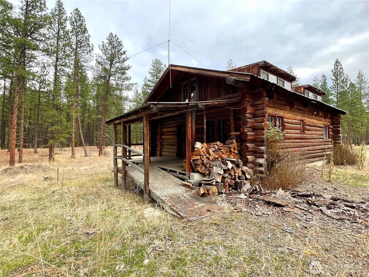 Property Photo:  27  Gooseberry Way  WA 98855 