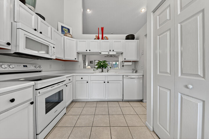 Property Photo:  6140 Long Key Lane  FL 33472 