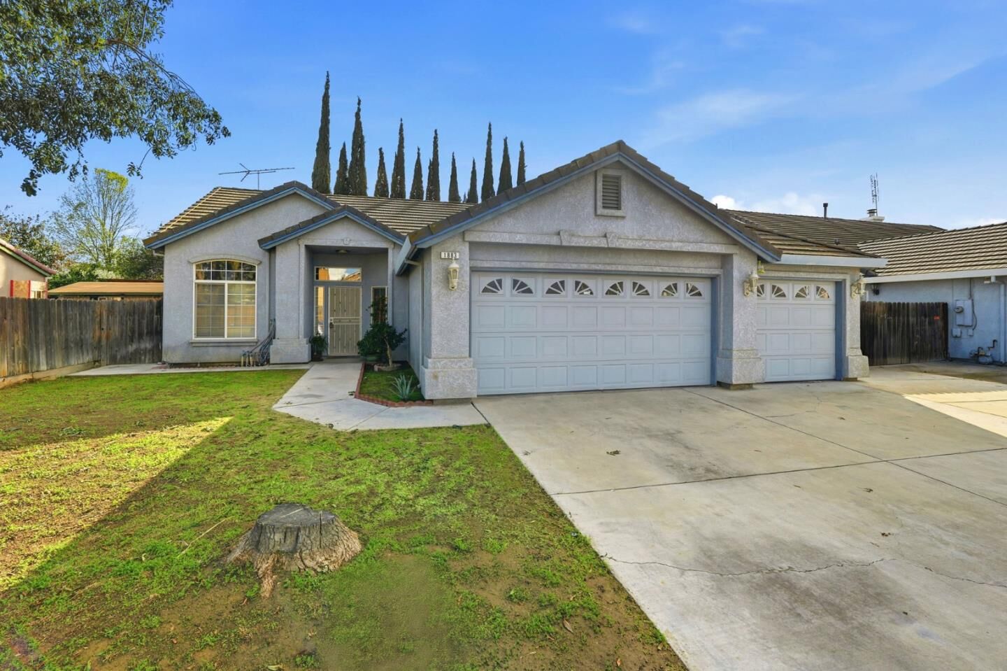 Property Photo:  1883 College Greens Drive  CA 93635 