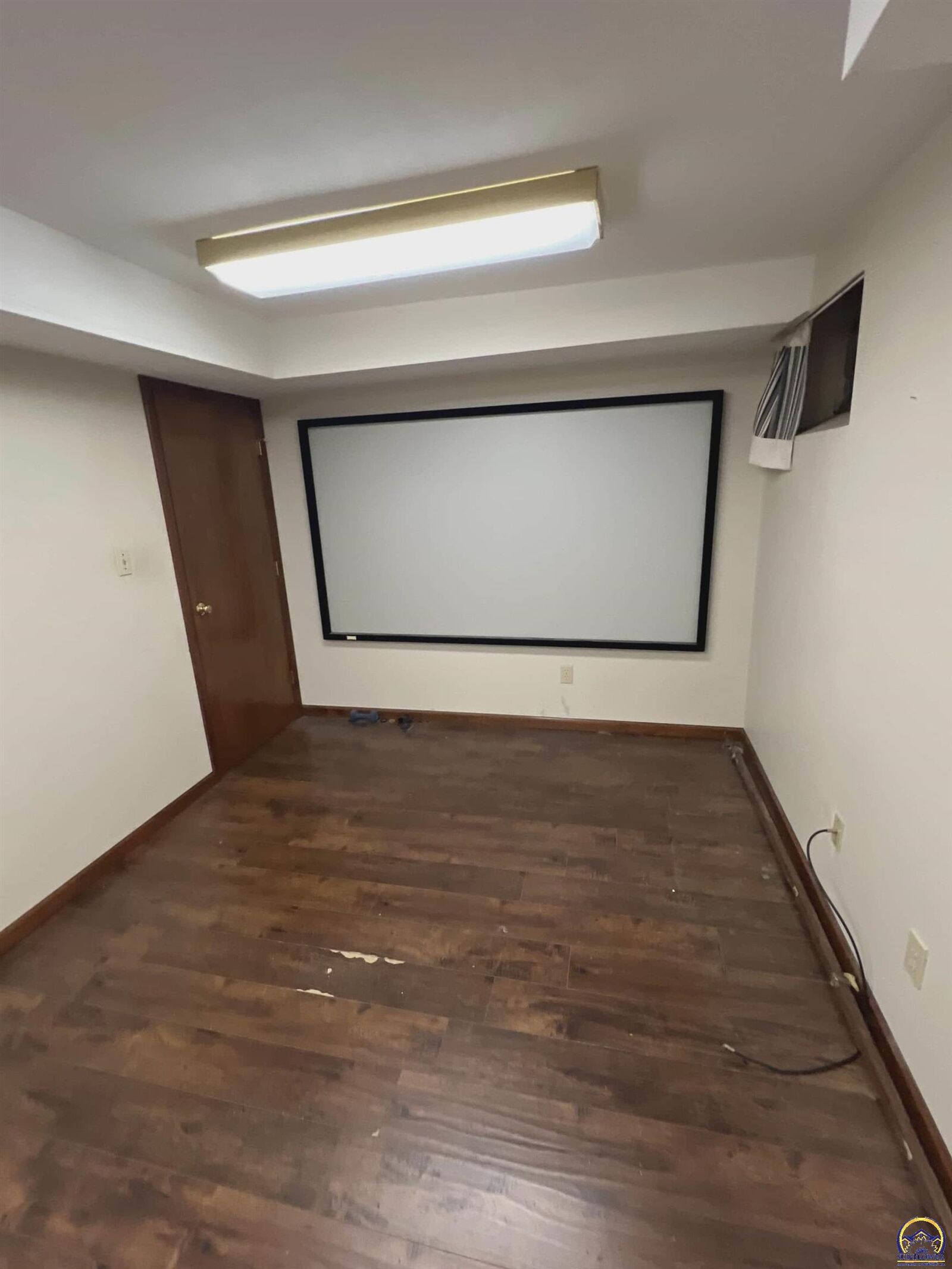 Property Photo:  3516 SW Avalon Ln  KS 66604 