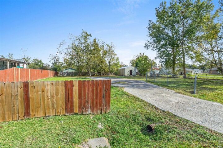 Property Photo:  1111 N Huntington Street N  LA 70663 