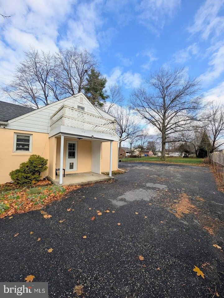 Property Photo:  530 Hogestown Road  PA 17050 