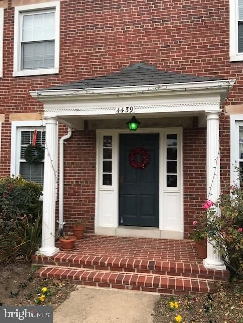 Property Photo: 4439 36th Street S B2 VA 22206