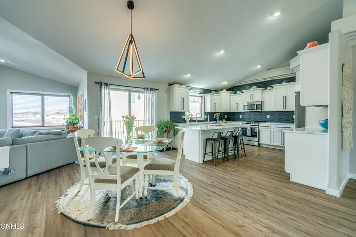 1901 Oregon Drive  Bismarck ND 58503 photo