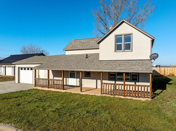 Property Photo:  118 2nd Avenue W  ND 58575 