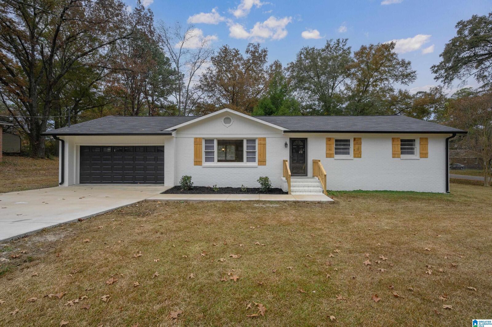 Property Photo:  955 3rd Avenue  AL 35007 