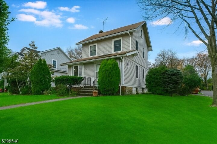 902 Center St  Garwood Boro NJ 07027 photo