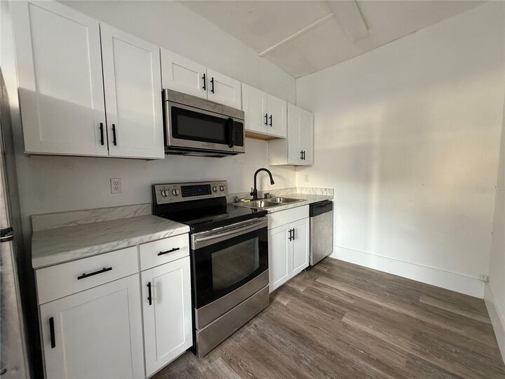 Property Photo: 730 W Central Avenue 3 FL 33880