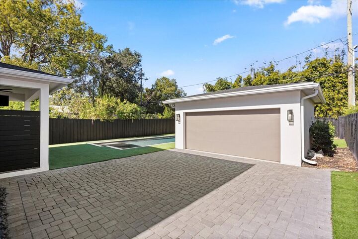 Property Photo:  1127 W Harvard Street  FL 32804 