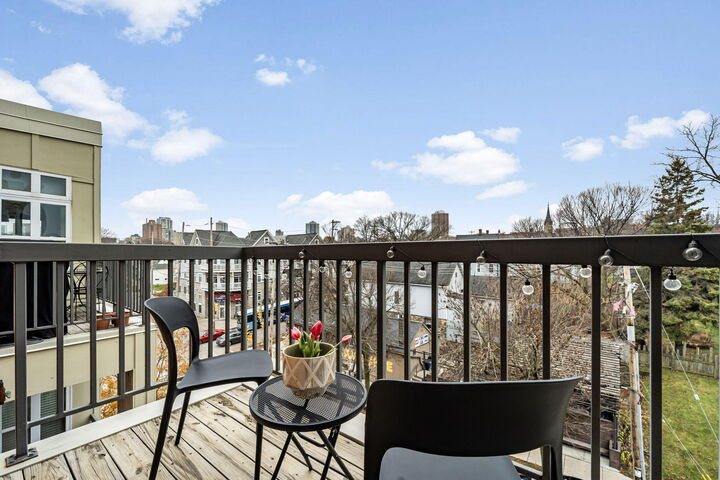 Property Photo:  1925 N Water St 409  WI 53202 