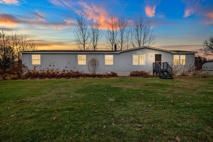 Property Photo: 7550 Carncross Road MI 49271