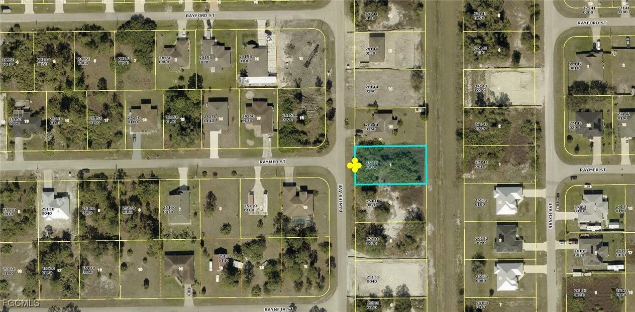 Property Photo:  333 Ranier Avenue  FL 33974 
