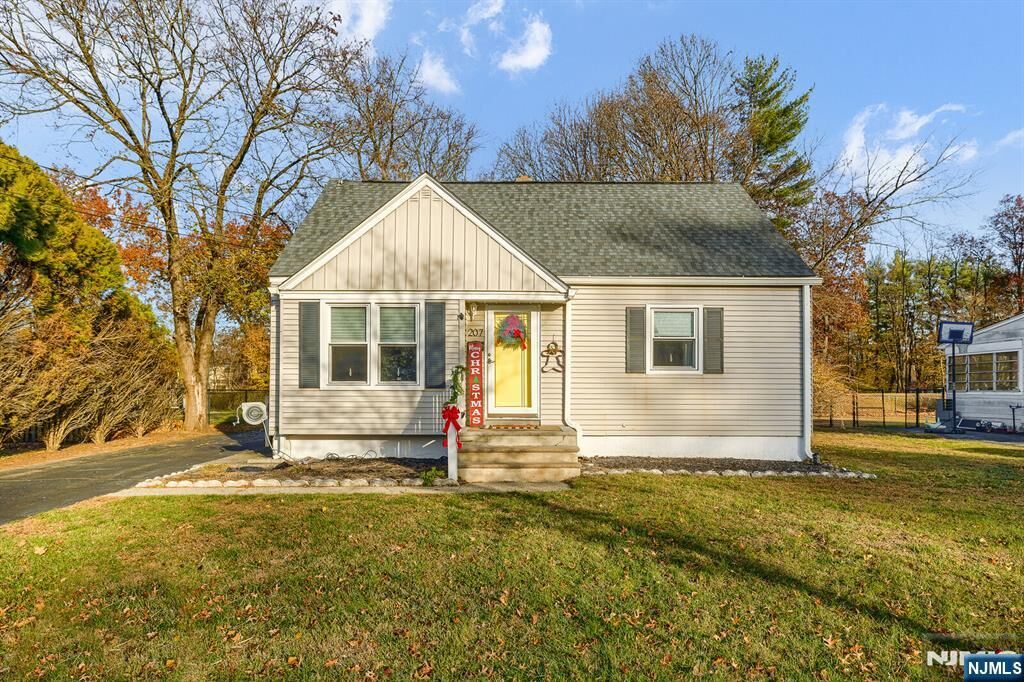 Property Photo:  207 Garden Road  NJ 07442 