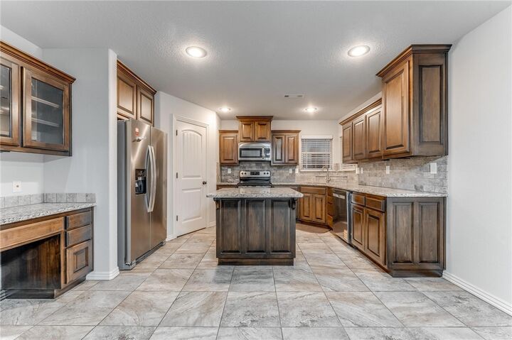 Property Photo: 1904 SW 18th Street AR 72713