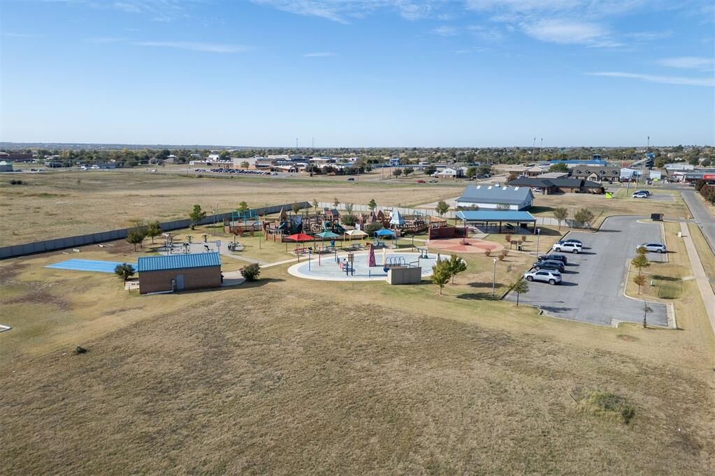 Property Photo: 1222 Burlywood Lane OK 73078