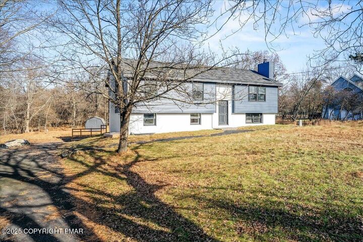 Property Photo: 199 Winding Way PA 18210