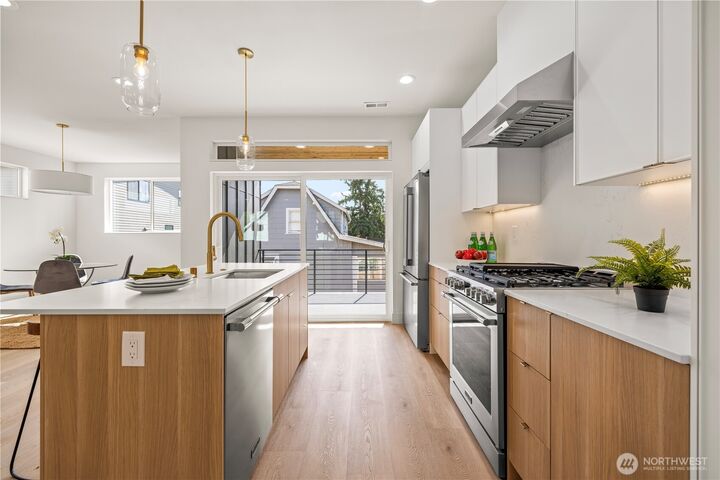 Property Photo:  6732  21st Avenue SW  WA 98106 