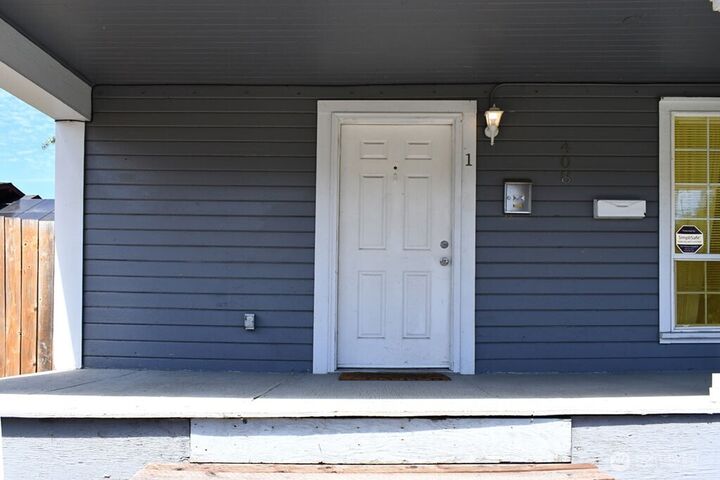 Property Photo: 408 9th Avenue SE WA 98501