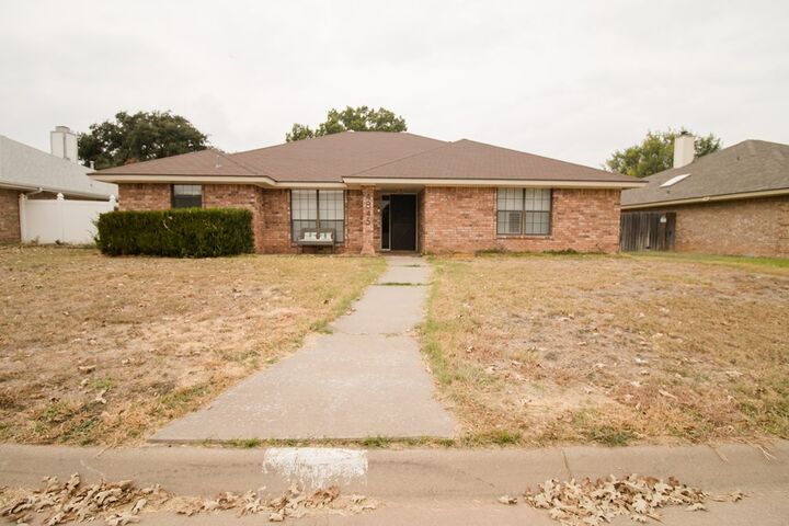 Property Photo:  4845 Royal Oak Dr  TX 76904 