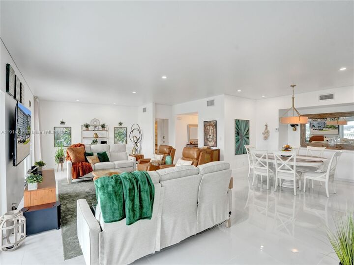 3800 Hillcrest Dr 1204  Hollywood FL 33021 photo