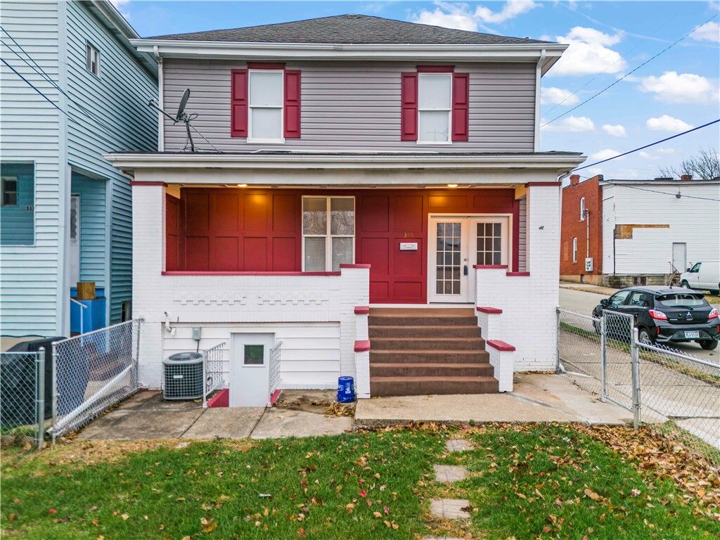 Property Photo:  305 Perry Como Ave  PA 15317 
