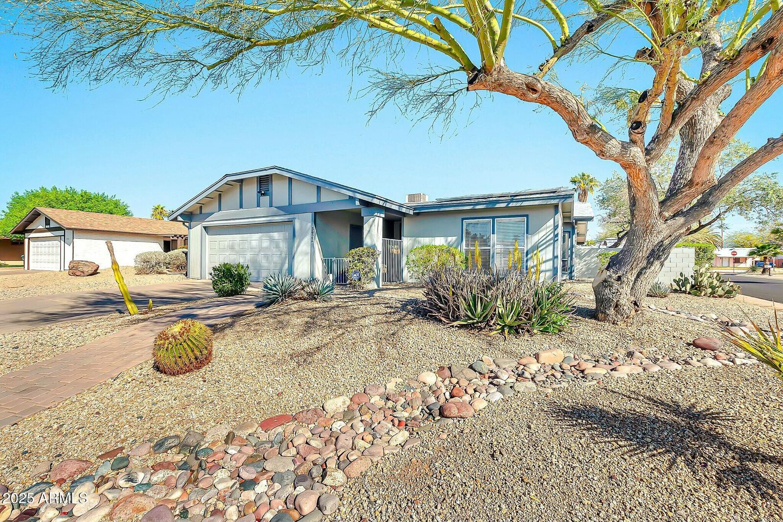 Property Photo: 3922 E Dahlia Drive AZ 85032