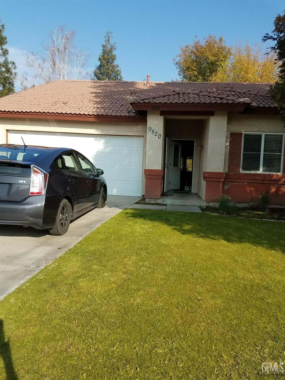 Property Photo:  9820 Battersea Park Drive  CA 93312 