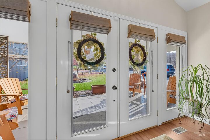 Property Photo: 3887 Lakeview Dr ID 83501