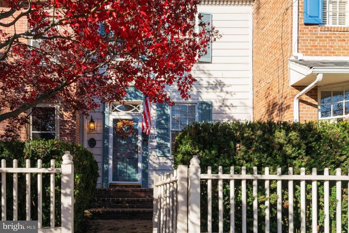 Property Photo:  625 S Saint Asaph Street  VA 22314 