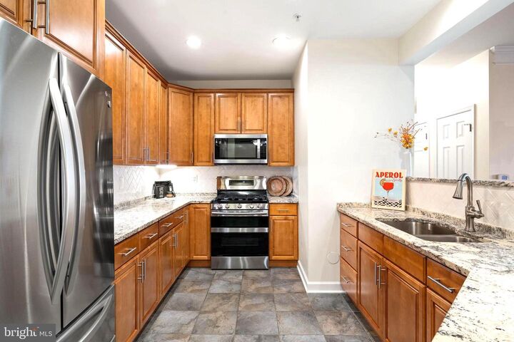 Property Photo:  621 Cobblestone Boulevard T9  VA 22401 