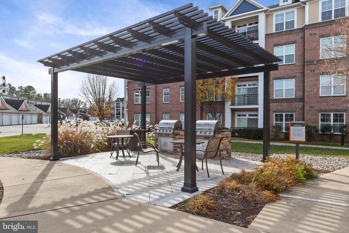 Property Photo:  621 Cobblestone Boulevard T9  VA 22401 