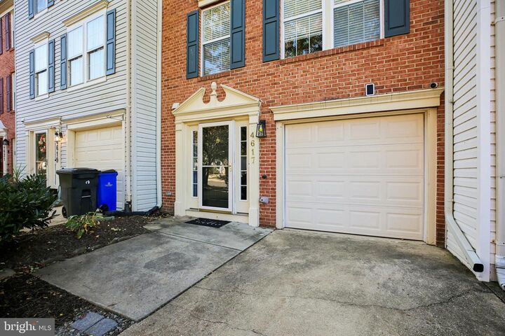 Property Photo:  4617 Weston Place  MD 20832 