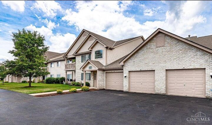 Property Photo: 4922 Bordeaux Ln OH 45040