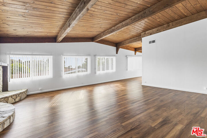 Property Photo:  1295 El Hito Cir  CA 90272 