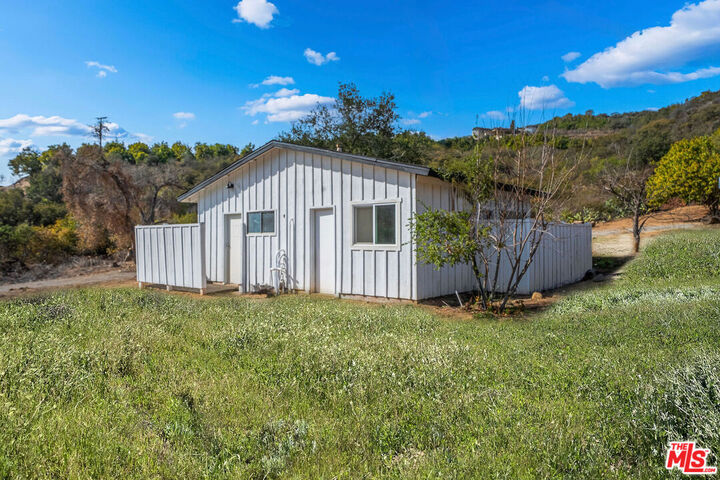 Property Photo:  41322 De Luz Rd  CA 92028 