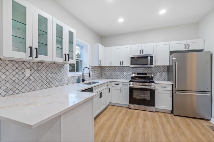 Property Photo: 221 S Yale Avenue OH 43222