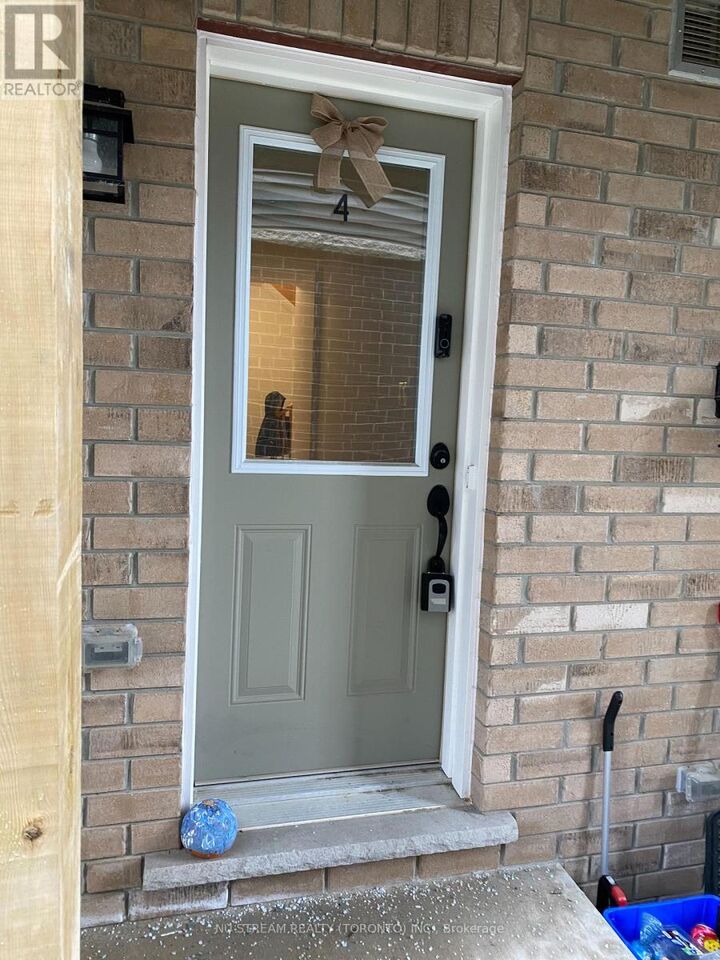 Property Photo: 9 Hay Lane 4 ON L9J 0T5