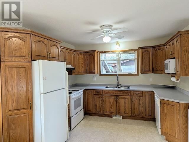 Property Photo:  864 Sandy Beach Rd  ON P8N 0A2 