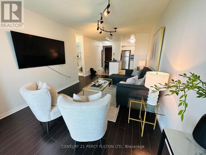 Property Photo:  39 Oneida Crescent Lph12  ON L4B 4T9 