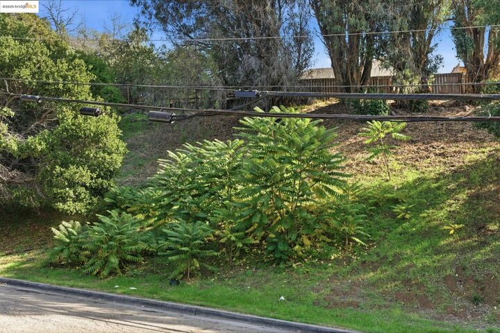 Property Photo:  9670 Mountain Blvd  CA 94605 